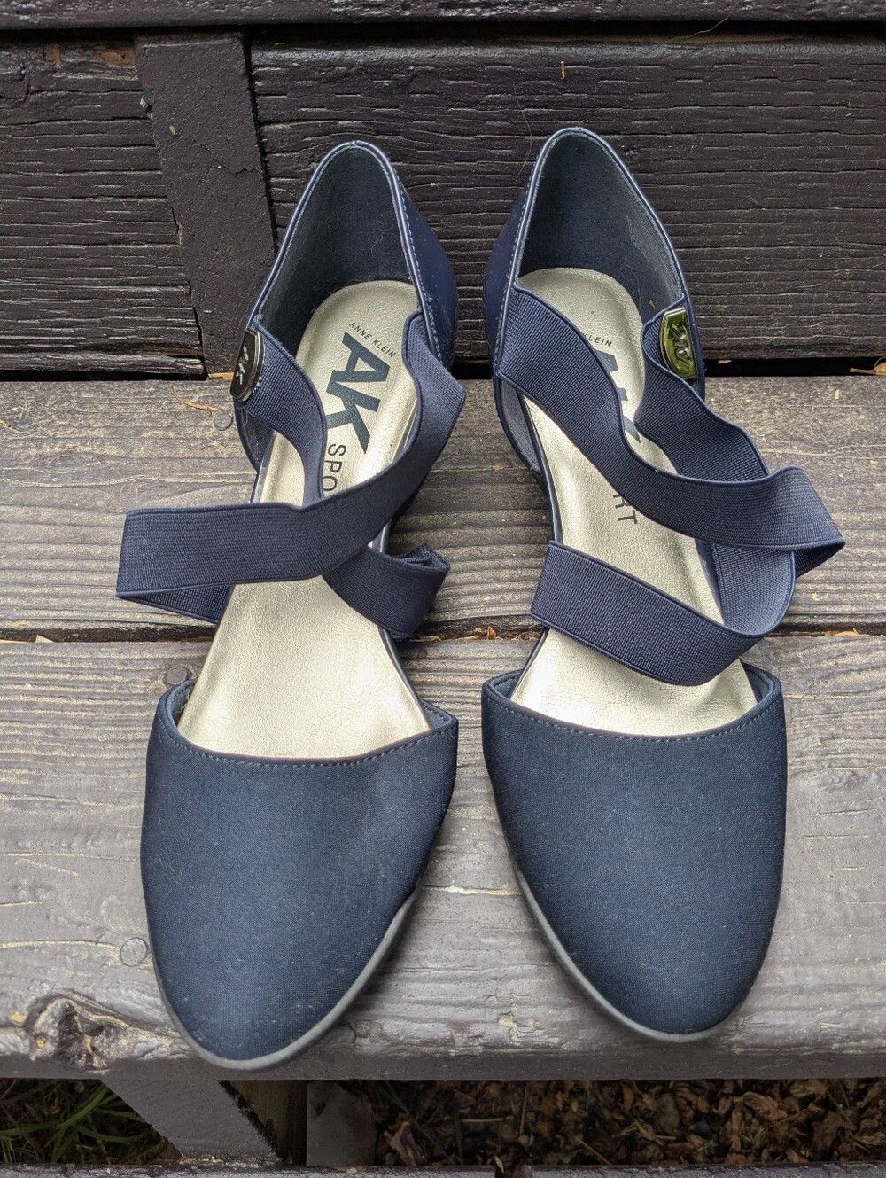 Anne Klein Sport - Navy Patent Mid Block Heel Wedge w/elastic straps, 9.5 - Picture 4 of 9